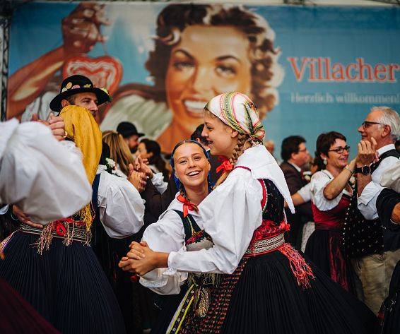 00000067716-villacher-kirchtag-tanz-region-villach-tourismus-gmbh-martin-hofmann-2