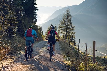 Achensee Tourismus_Mit dem E-Bike auf den Feilkopf Exploring the Feilkopf by electric mountain bike(1)