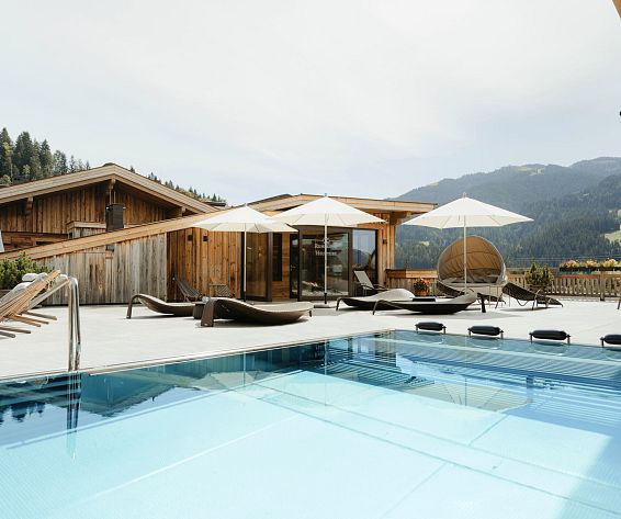 Kaiserlodge_Scheffau am Wilden Kaiser_outdoor pool area