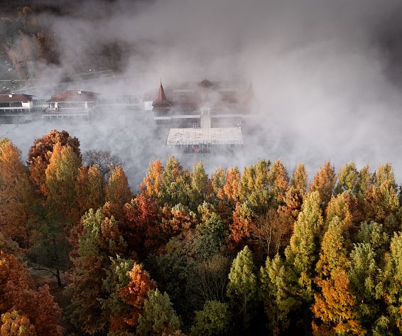 le-primore-heviz-thermalsee-herbst-dampf-2