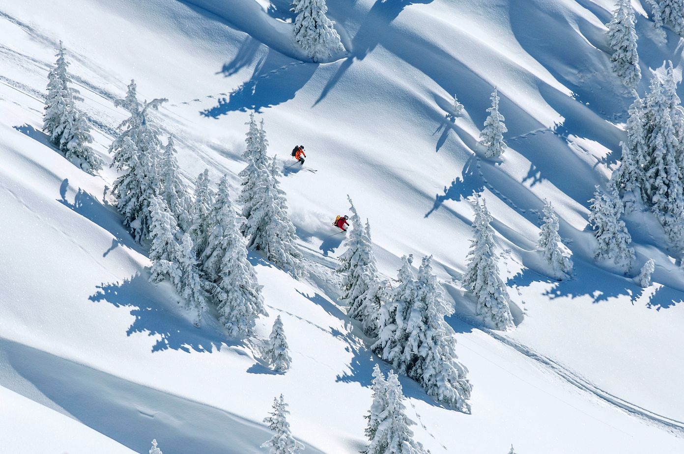 Berglandschaft im Winter_Skitouren_Tiefschnee_hotelsinshape_best fitness hotels_AdobeStock_75676704
