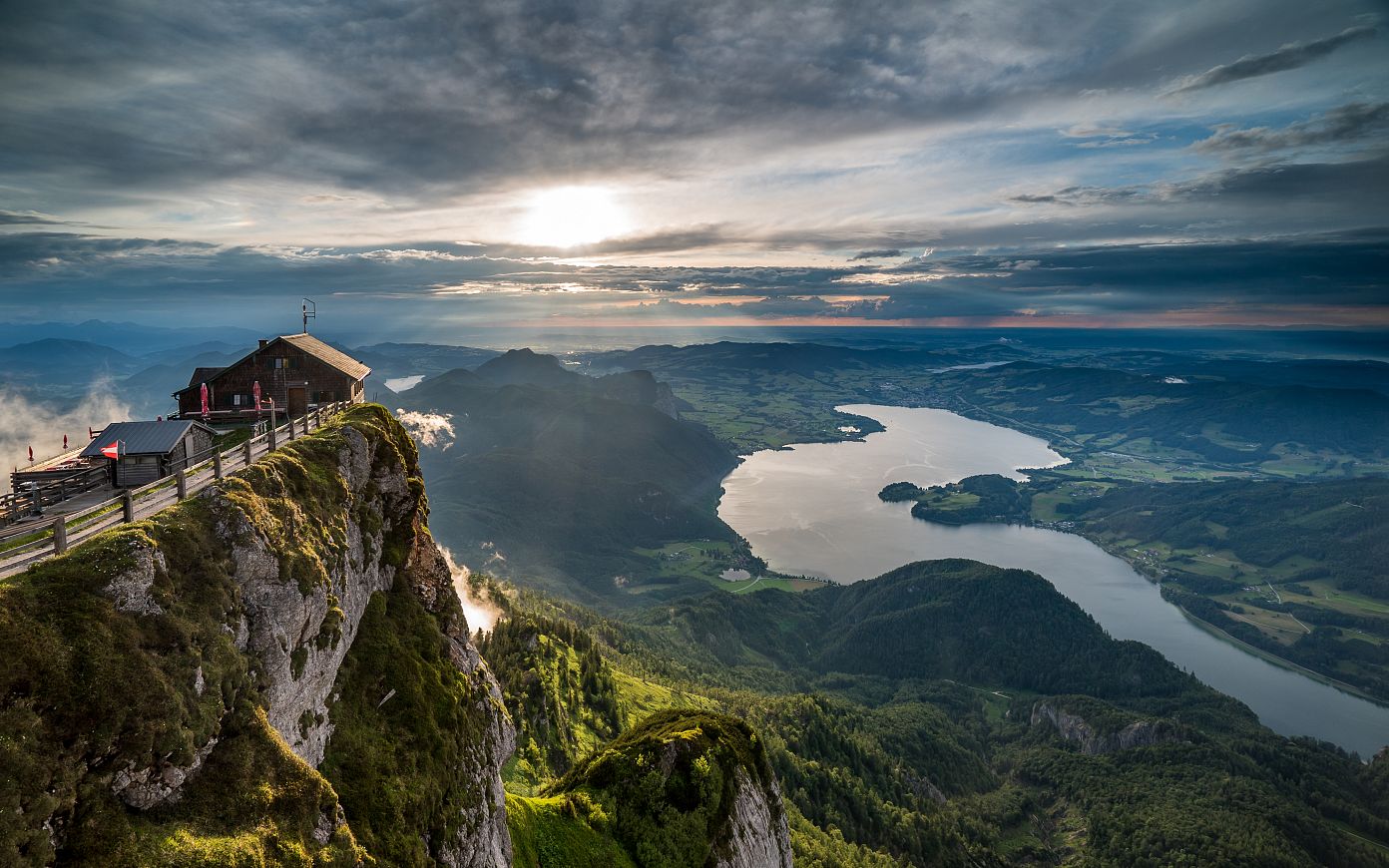 SchafbergHimmeslpforteBlickAufMondsee_WolfgangseeTourismus
