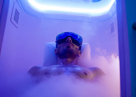 cryotherapy-adobestock-1012289603-3