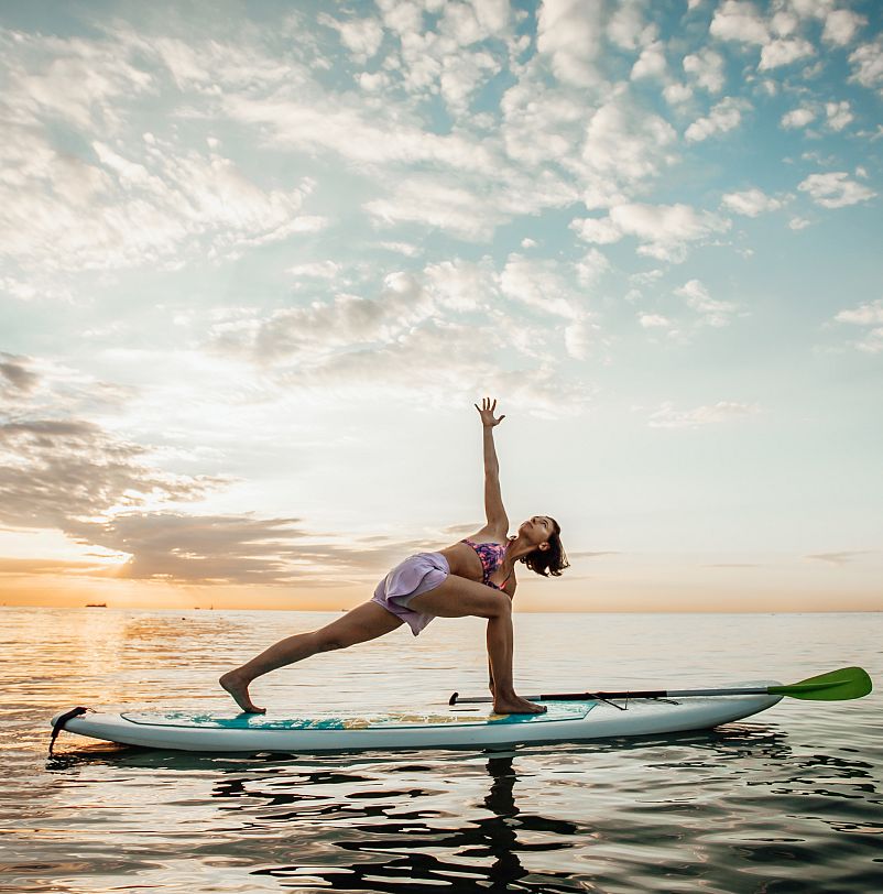yoga-am-sup-adobestock-363843459